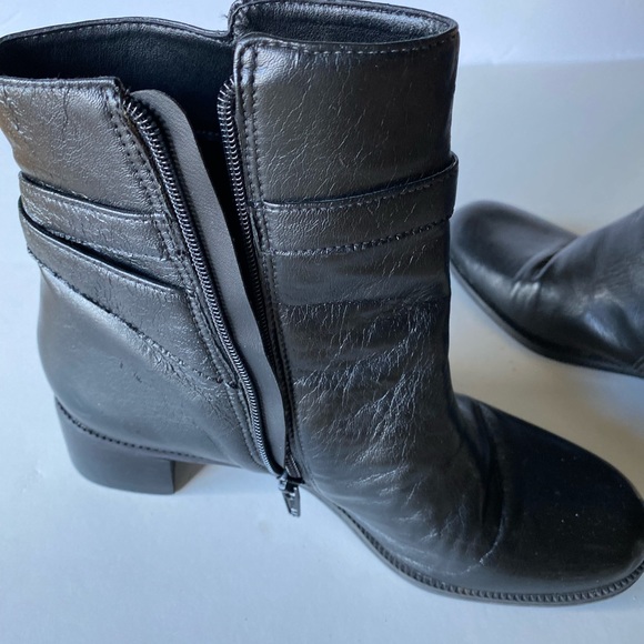 Naturalizer - Woman’s black faux leather moto ankle boots, Size: 7.5W - Picture 7 of 11